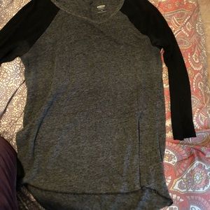 gray and black long baseball shirt